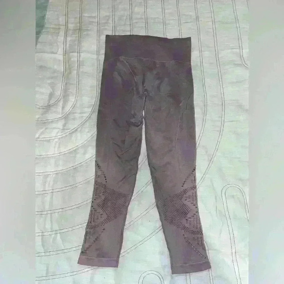 PINK cool and comfy leggings - Picture 2 of 4